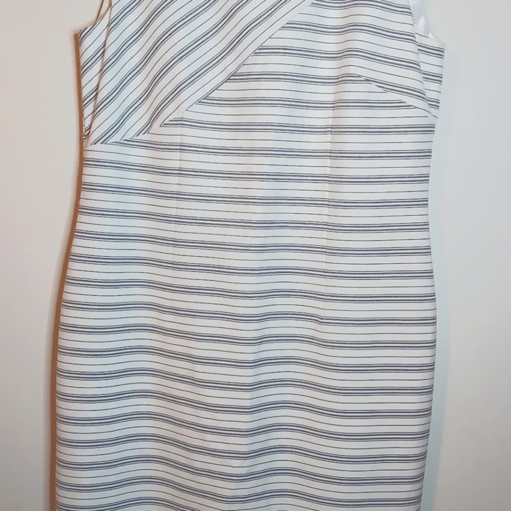 Antonio Melani Size 8 White and Blue Sleevless Dress